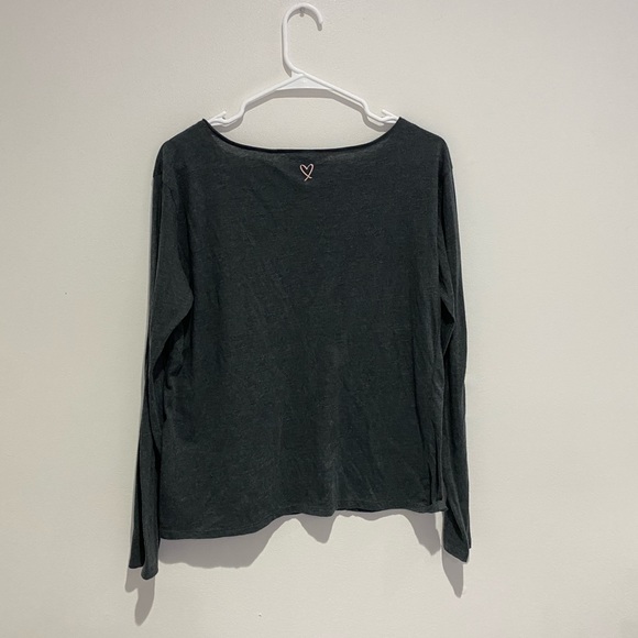 Victoria’s Secret Long Sleeve Bombshell SizeMedium - Picture 3 of 3